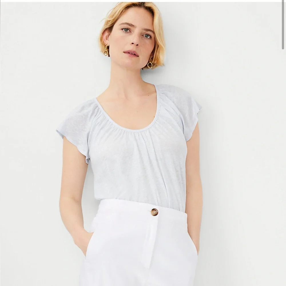 Ann Taylor Soft Gray Sparkly Linen Short Sleeve Top - Picture 1 of 3